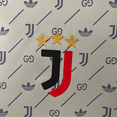 CAMISETA JUVENTUS CELEBRATIVA 24/25 (HOMBRE)