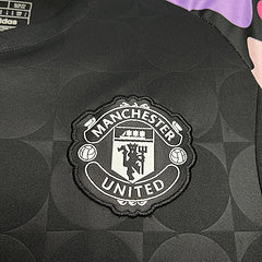 CAMISETA MANCHESTER UNITED 24/25 PRE-JUEGO NEGRO (HOMBRE)